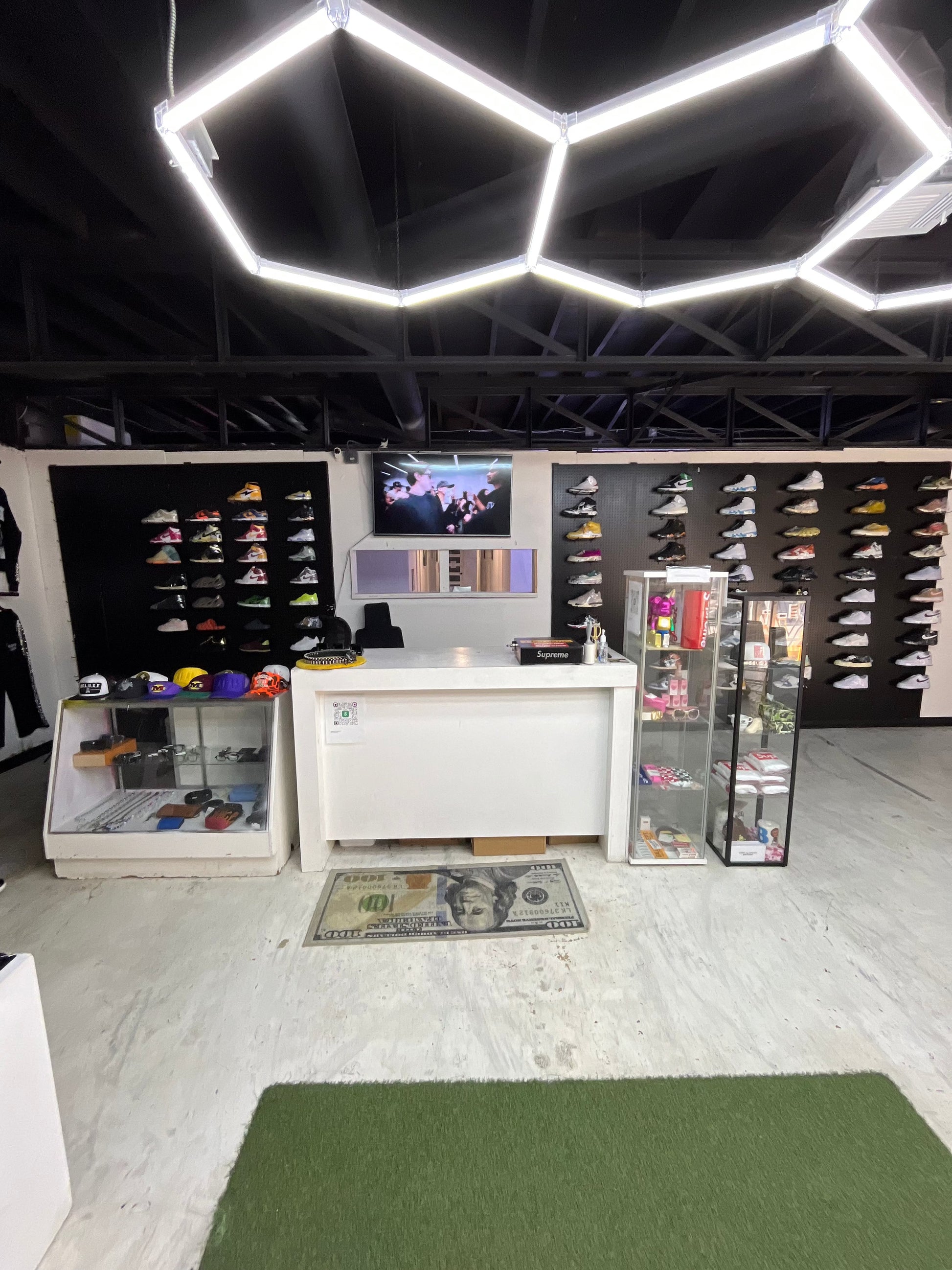 NAIJA GREATNESS & FRIENDS POP UP Event